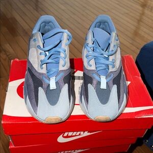 Adidas Yeezy Boost 700 “Carbon Blue” Size 7
